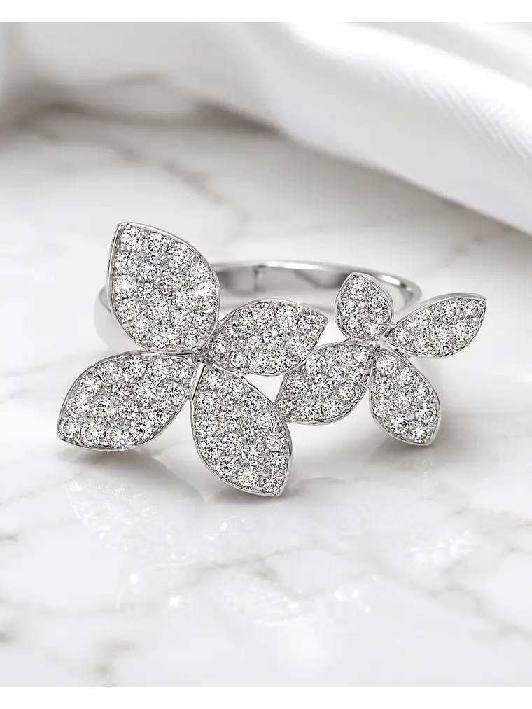 Anillo Solitario Flor Diamantes en Oro Blanco 18K 2