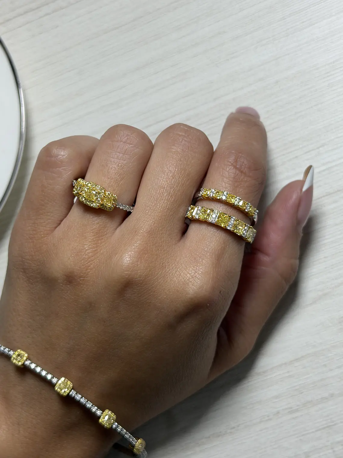 Anillo Cintillo Diamante Fancy Yellow Natural Gota Oro Blanco 18k 4