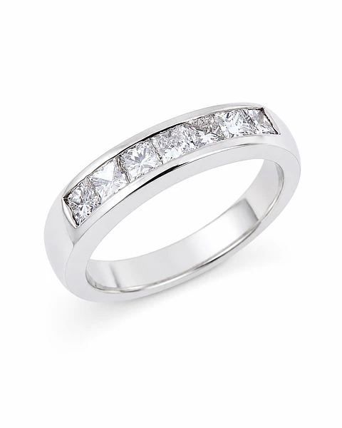 Anillo Medio Cintillo Diamantes corte Princess Oro Blanco 18K