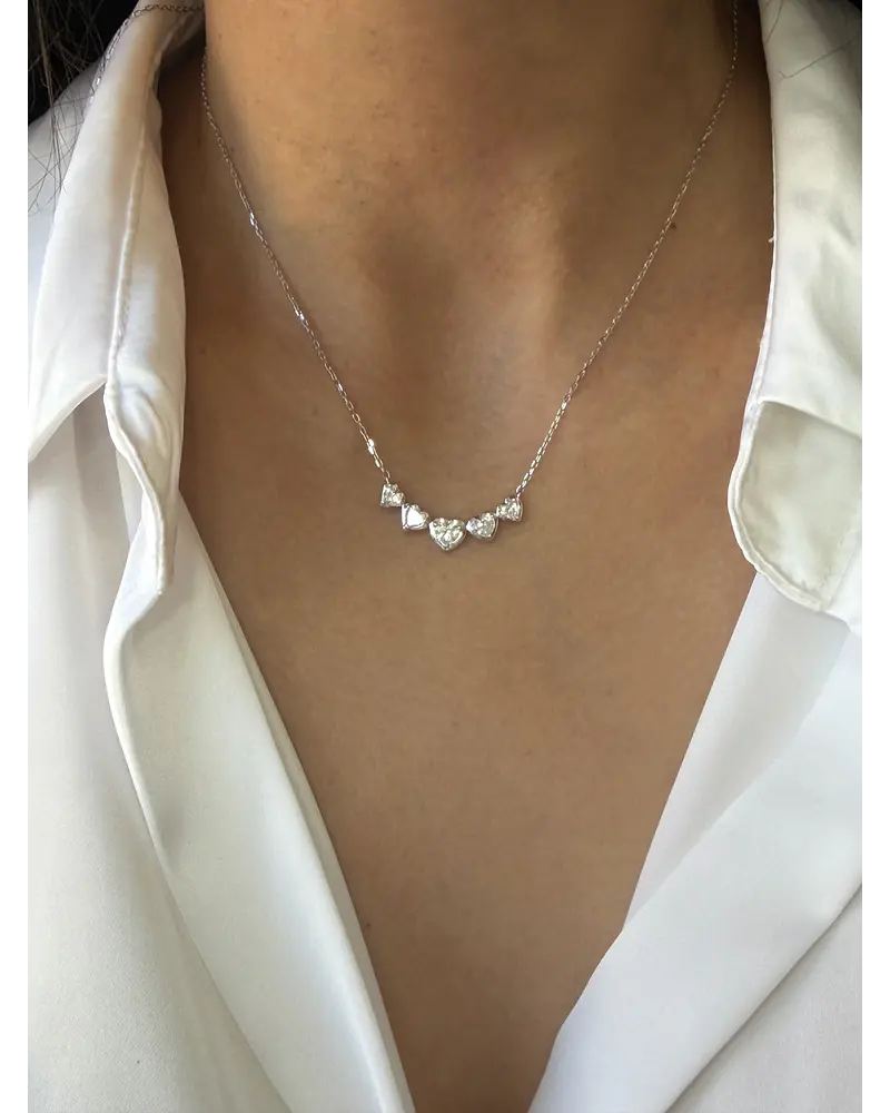 Exclusivo Collar 5 Diamantes Corazones Naturales en Oro Blanco 18K