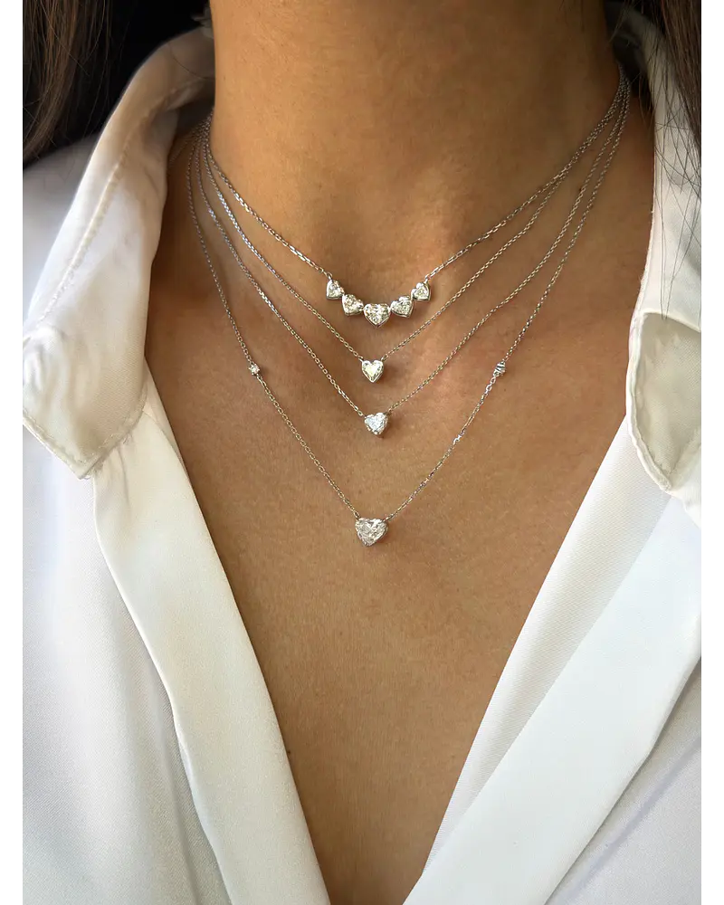 Exclusivo Collar 5 Diamantes Corazones Naturales en Oro Blanco 18K