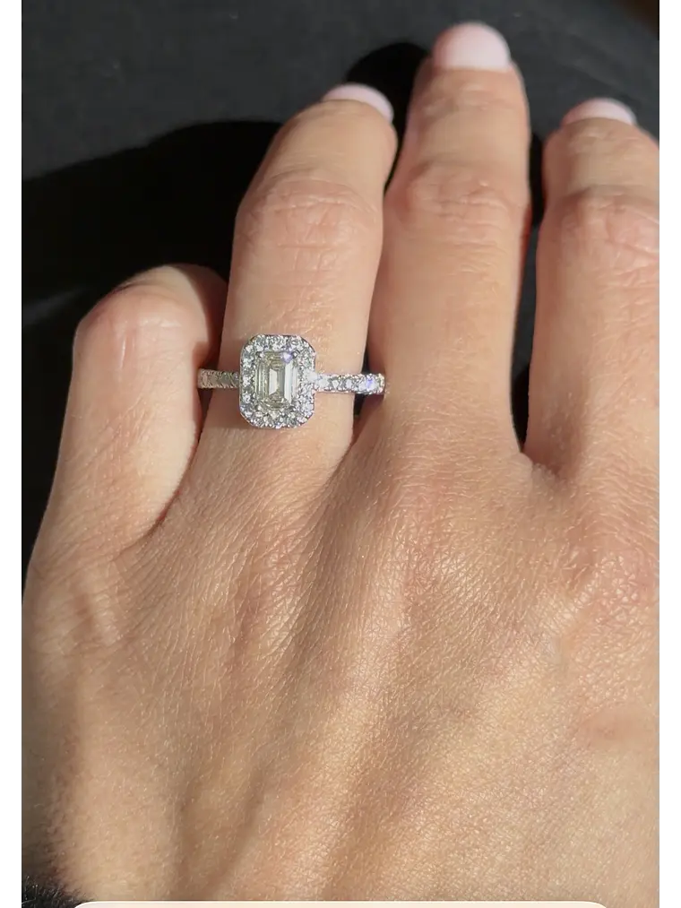 Exclusivo Anillo Solitario Diamante Esmeralda Oro Blanco 18K / GIA 2