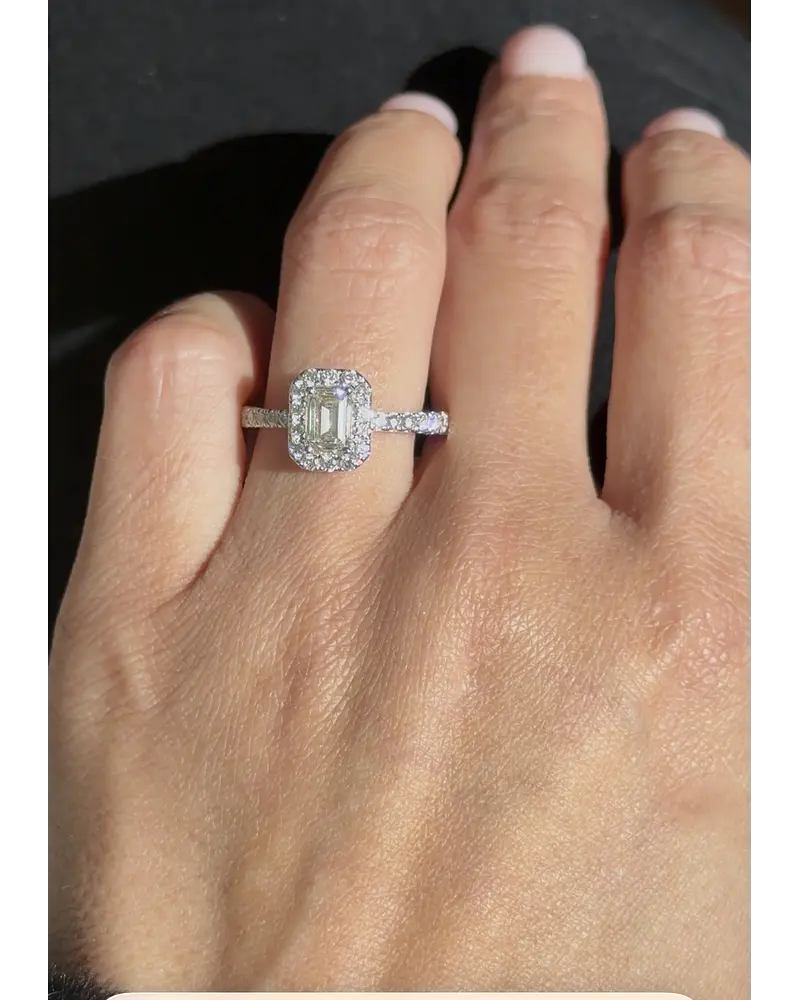 Exclusivo Anillo Solitario Diamante Esmeralda Oro Blanco 18K / GIA