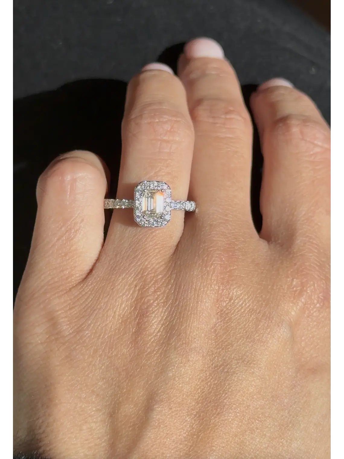 Exclusivo Anillo Solitario Diamante Esmeralda Oro Blanco 18K / GIA 3
