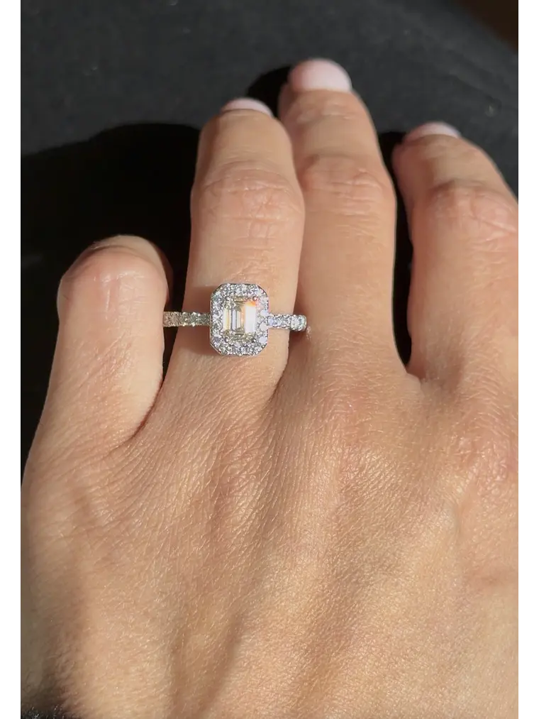Exclusivo Anillo Solitario Diamante Esmeralda Oro Blanco 18K / GIA 3