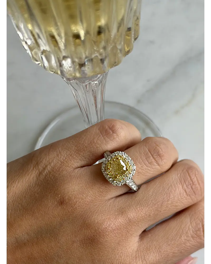 Anillo Solitario Diamante Fancy Yellow Natural Oro Blanco 18k
