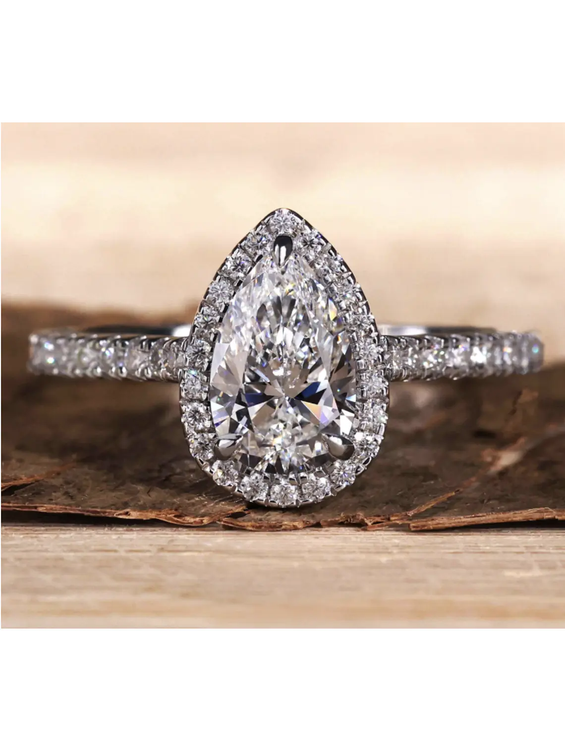 Anillo Solitario Corte Gota Pera Diamantes Naturales Oro Blanco 18K / GIA 6