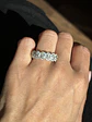 Gran Anillo Cintillo 7 Diamantes Ovales con Halo en Oro Blanco 18K - Miniatura 2