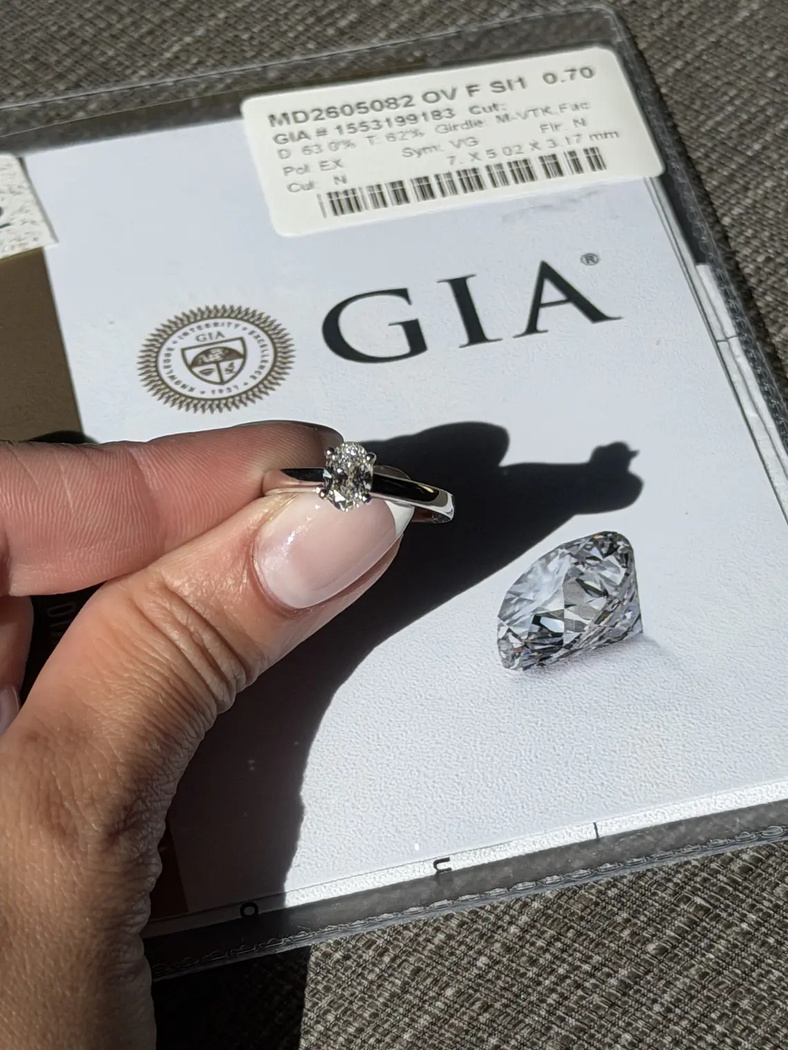 Anillo Solitario Corte Ovalado Diamante Natural con Certificado GIA 5