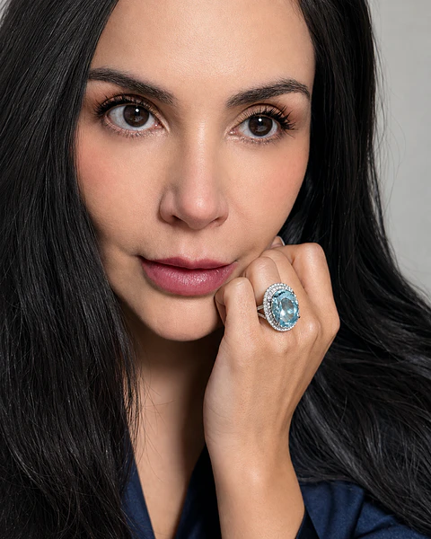 Gran Maxi Anillo Aguamarina y Diamantes Naturales en Platino