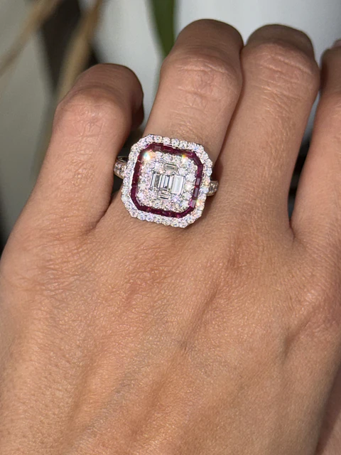 Magnífico Maxi Anillo Rubíes y Diamantes Naturales Oro Blanco 18K