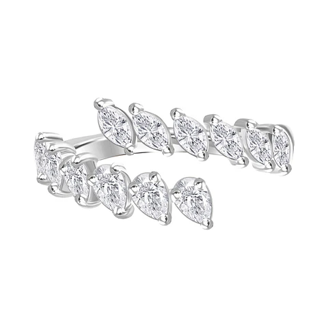 Anillo Medio Cintillo Moderno de Diamantes Fancy en Oro Blanco 18K