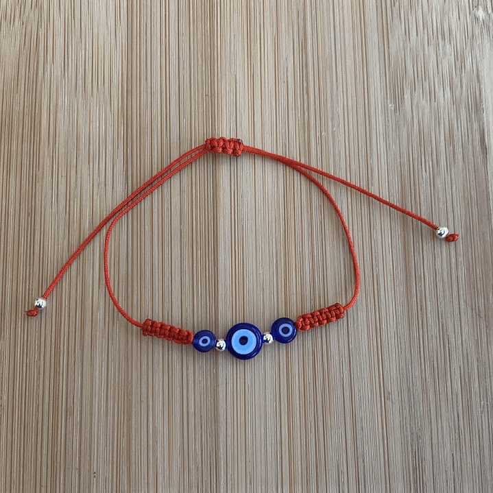 Pulsera de hilo rojo con ojo turco 1
