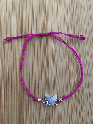 Pulsera de hilo rosa con Mariposa