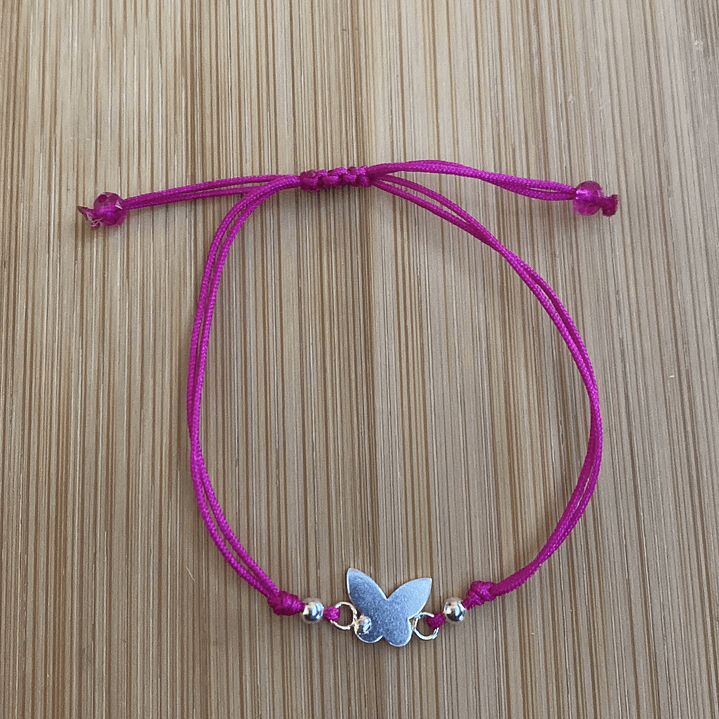 Pulsera de hilo rosa con Mariposa 1