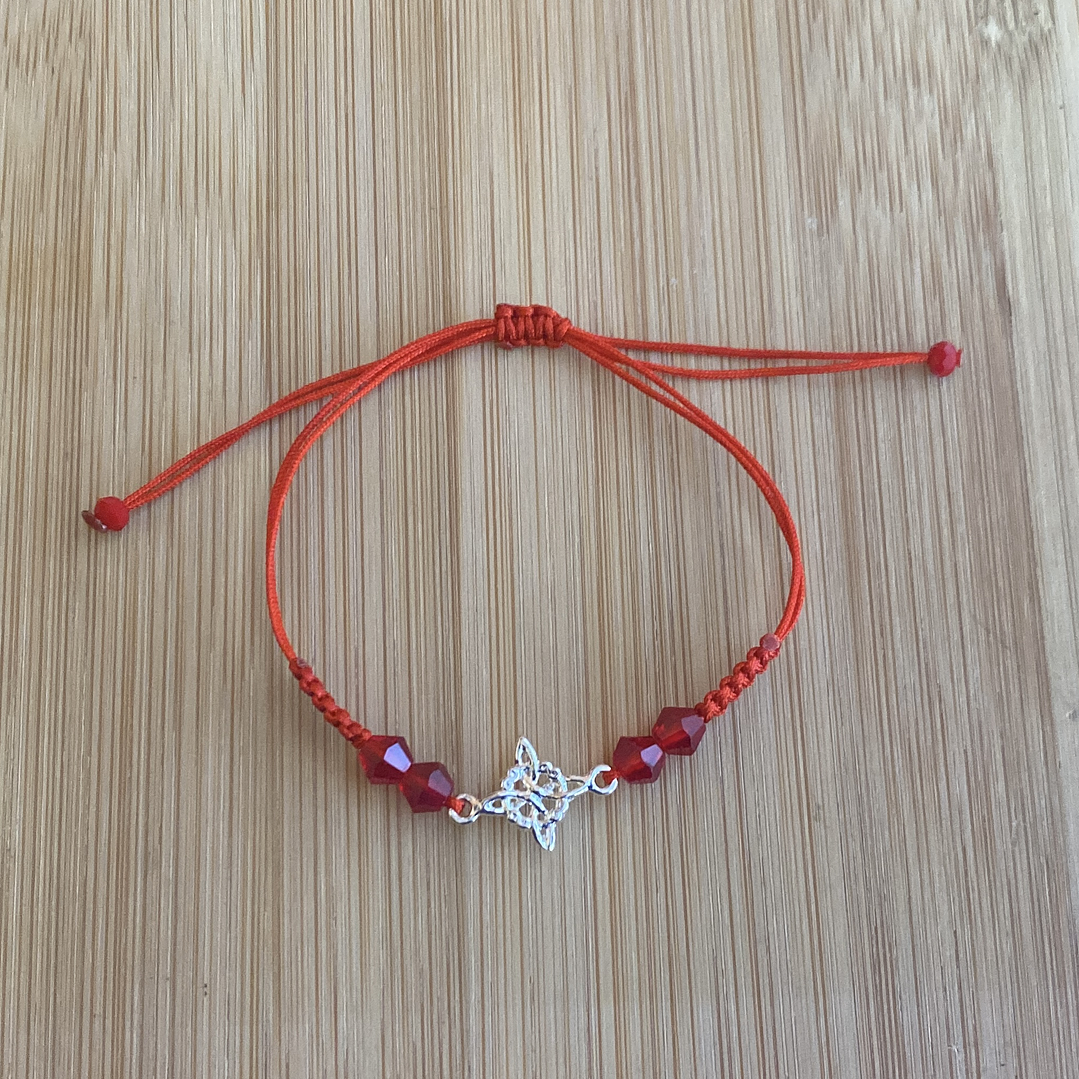 Pulsera de hilo rojo con nudo de bruja 1