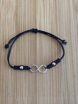 Pulsera de hilo negro con Infinito