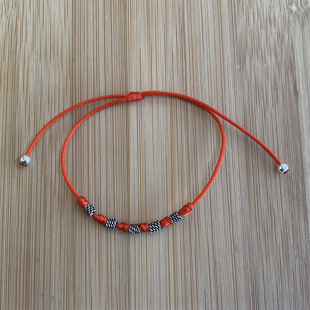 Pulsera de hilo rojo  1
