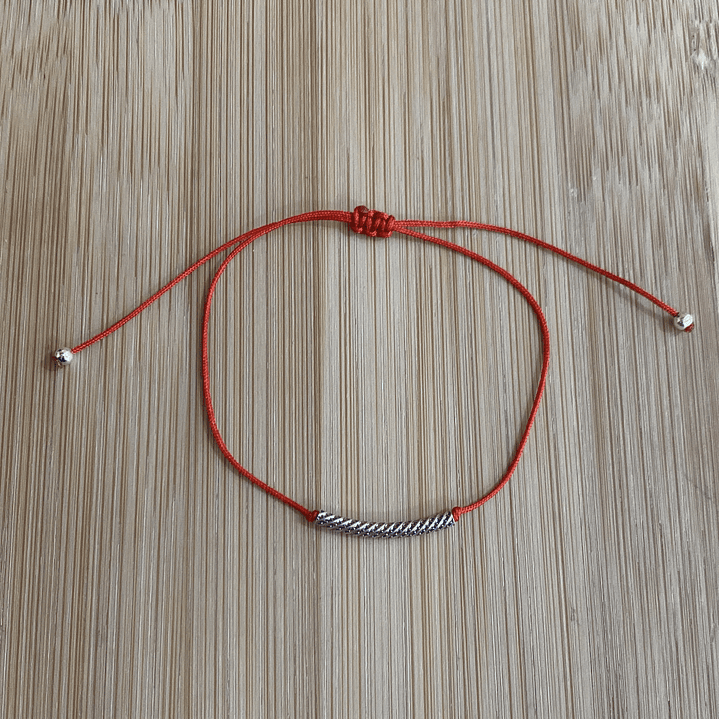 Pulseras de hilo rojo con conector de plata 1