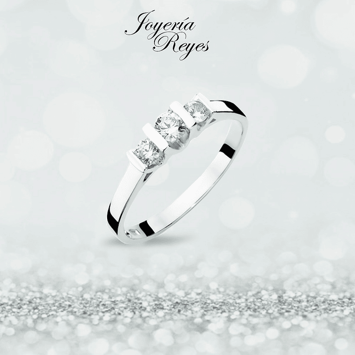 Anillo de compromiso oro blanco de 18 kilates, con 1 brillante de 15 puntos,  1