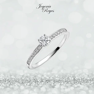 Anillo de Oro Blanco 18 kilates - 15 brillantes de 33,7 puntos - R10392D