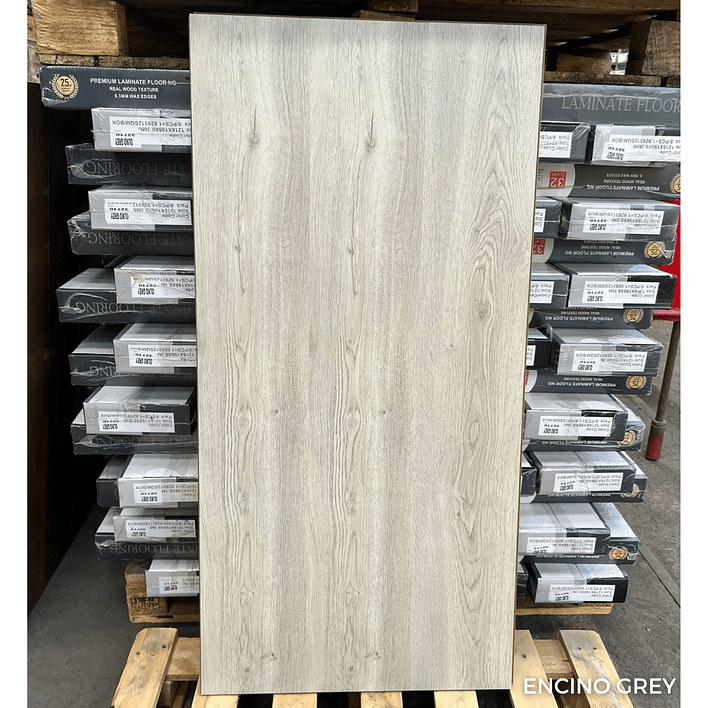 Piso Flotante PREMIUM Resistente al Agua 8 mm ENCINO GREY  122 cm x 20 cm  1.92 m2 (1 Caja 8 Uni) 4