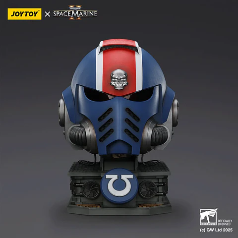 Ultramarines Casco MkX y soporte de exhibición del teniente Titus