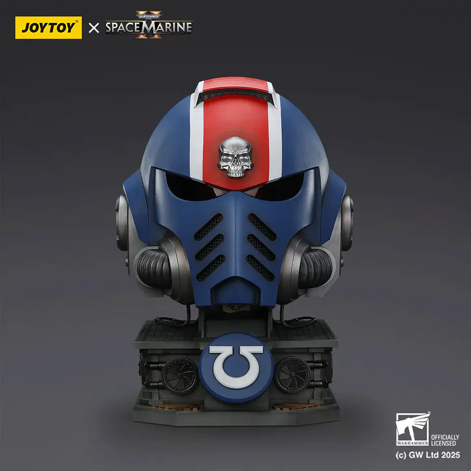 Ultramarines Casco MkX y soporte de exhibición del teniente Titus 1