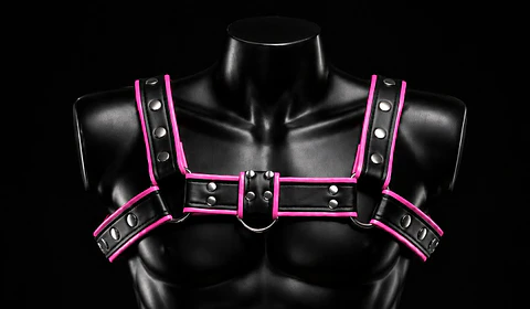 ARNES EN CUERO NEGRO ROSADO