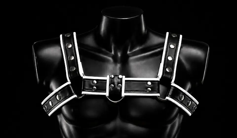 ARNES EN CUERO NEGRO BLANCO 1