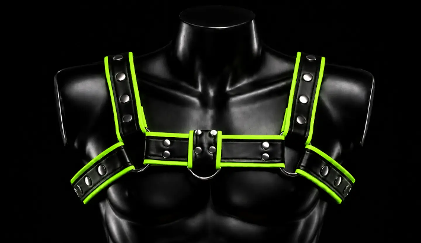 ARNES EN CUERO NEGRO VERDE NEON 1