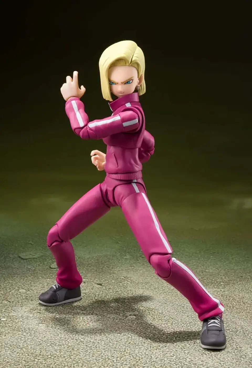 S.H.Figuarts Android 18  4