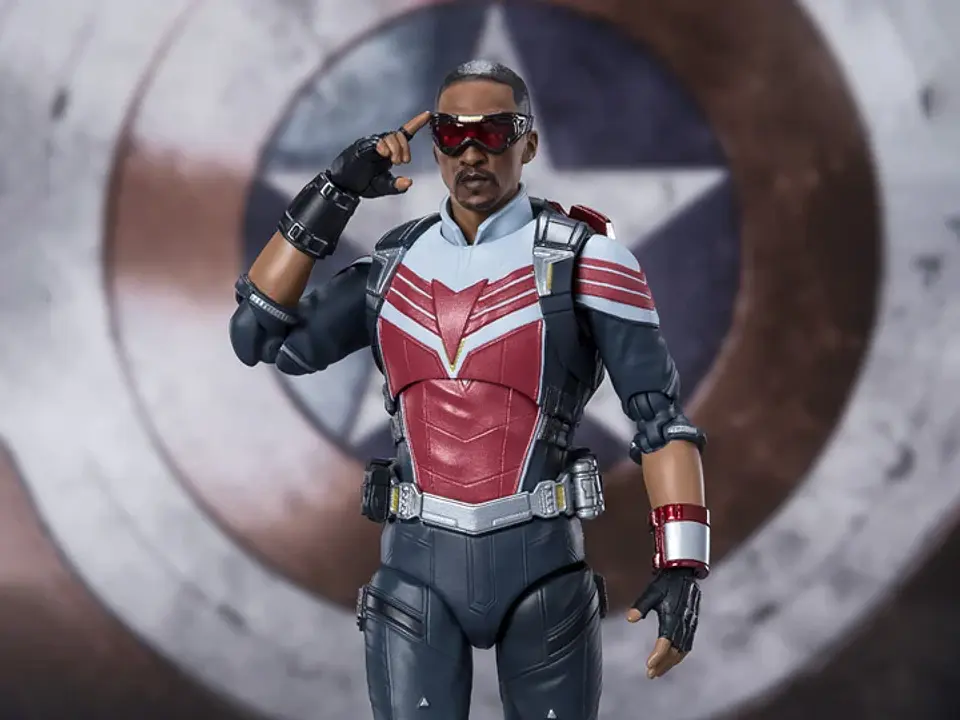 S H Figuarts Falcon (The Falcon and the Winter Soldier) 4