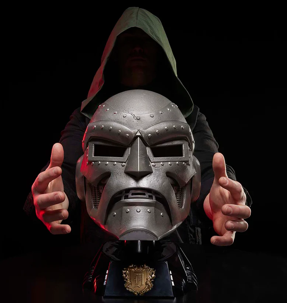 Casco de Doctor Doom – Marvel Legends Premium Roleplay 3