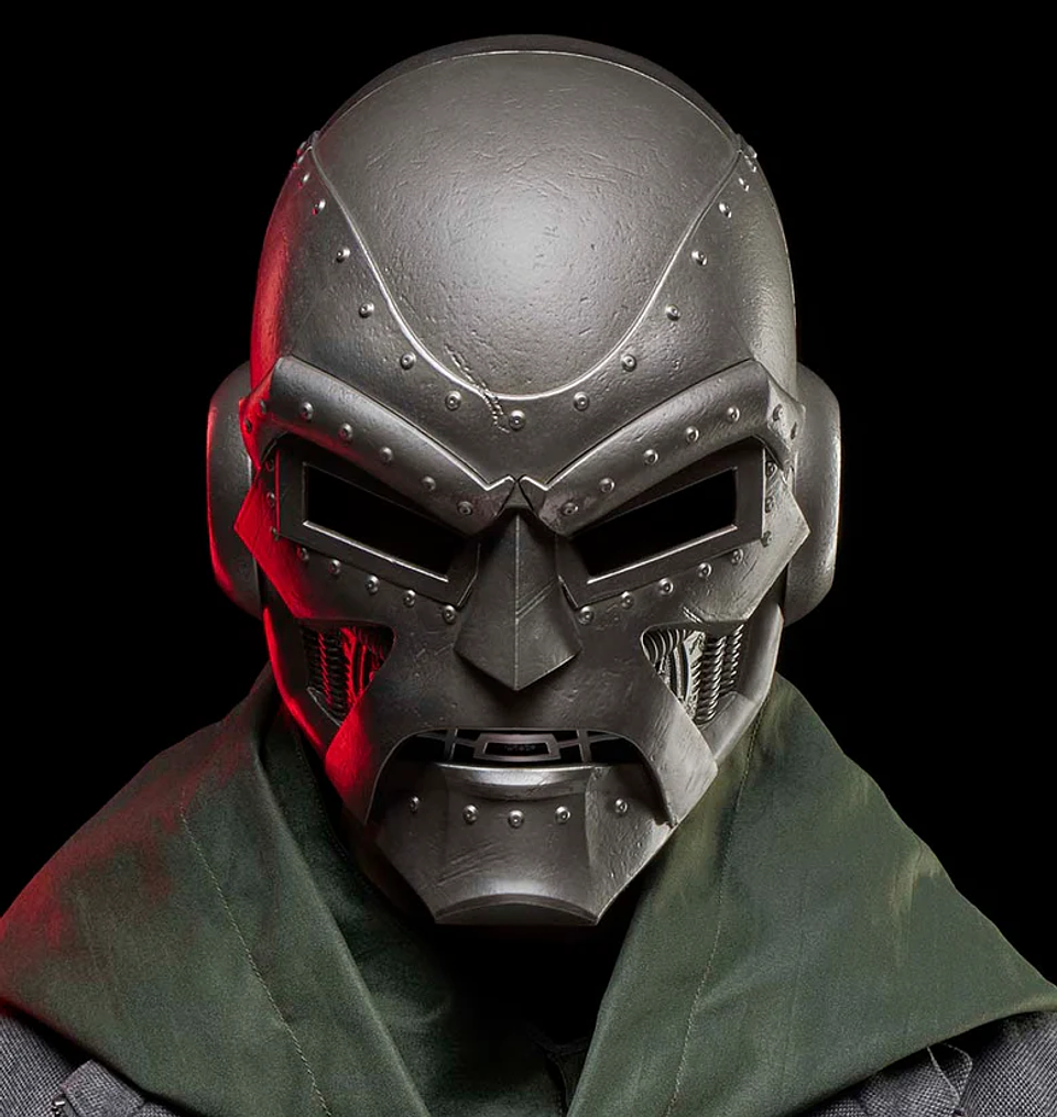 Casco de Doctor Doom – Marvel Legends Premium Roleplay 5