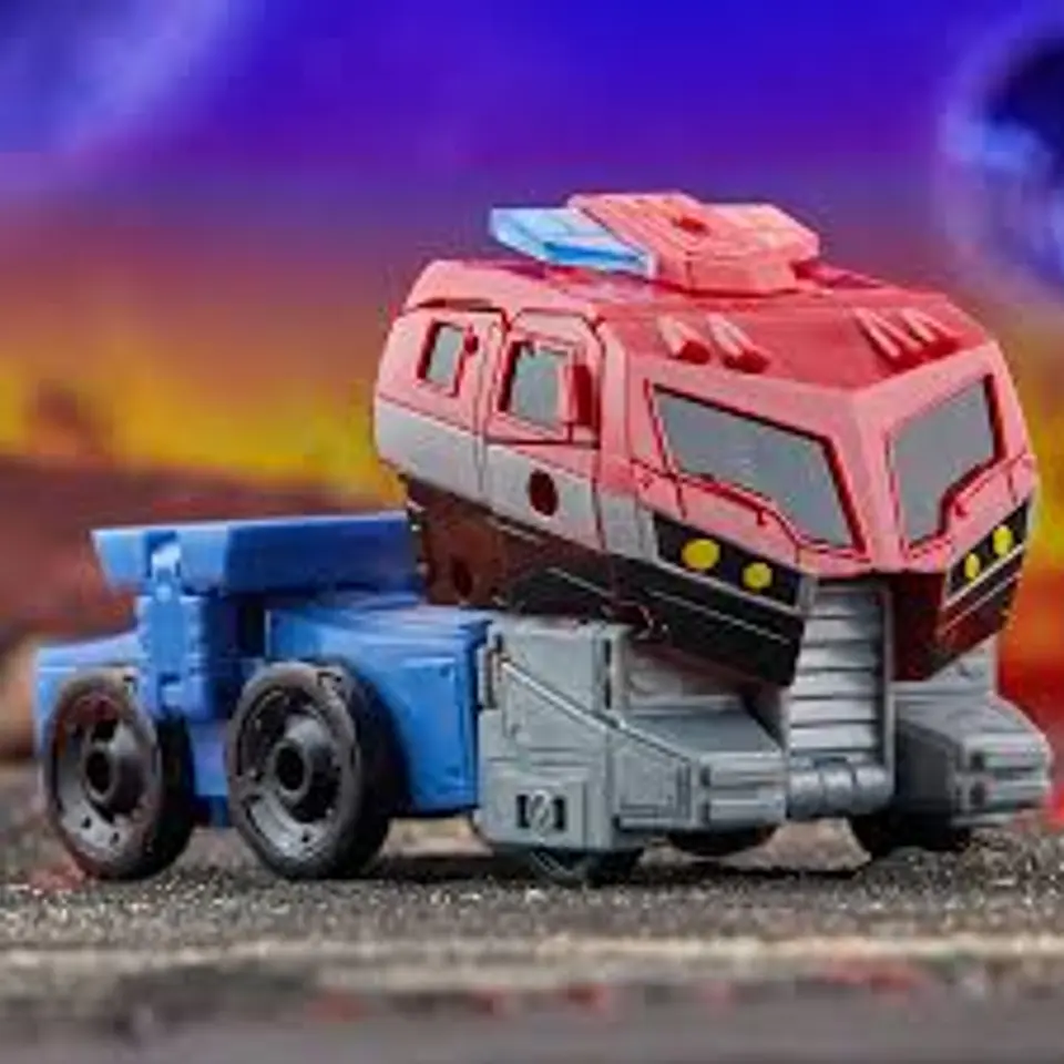 Legacy United Voyager Class Animated Optimus Prime 3