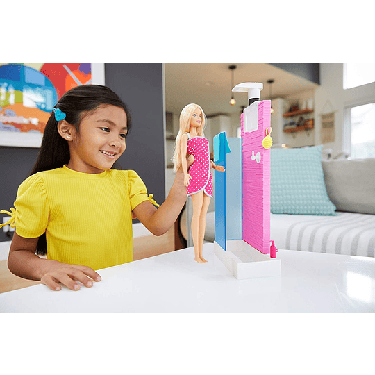 Barbie Muñeca con muebles de baño y accesorios