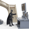 Batcave de Batman con figuras de Batman y pingüino