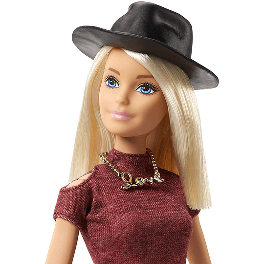 Barbie Fashionista, Muñeca vestido glamuroso