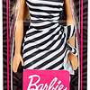  Barbie Fashionista rubia con vestido a rayas (Mattel )