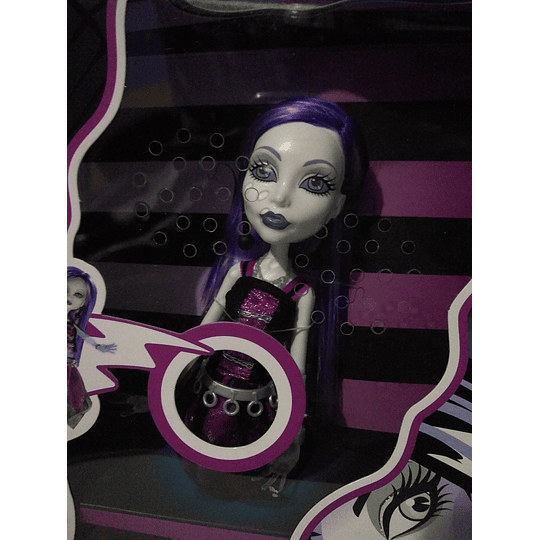 Monster High - más Vivas Que Muertas Spectra (Mattel)