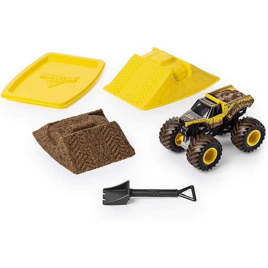 Monster Jam Earth Shaker Monster Dirt Starter Set