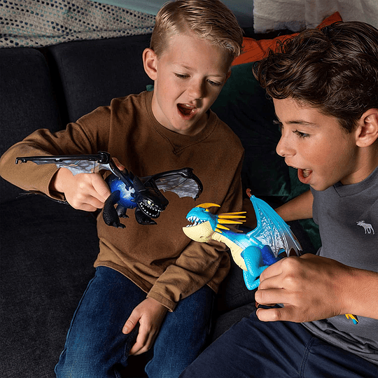  Dragons Stormfly Deluxe DreamWorks con Luz y Sonido (Dragon Tormenta)