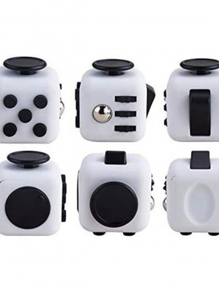 Cubo antiestrés con teclas y botones 1