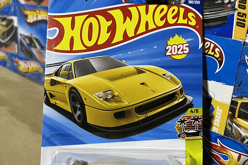 Ferrari F40 Competizione Amarillo