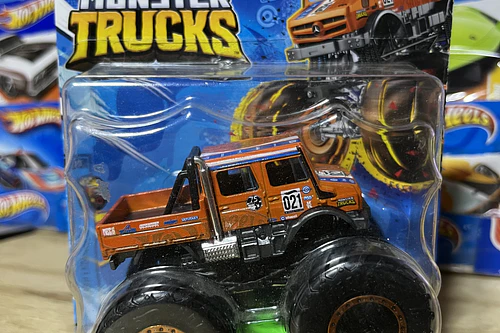 Mercedes-Benz Unimog Monster Truck