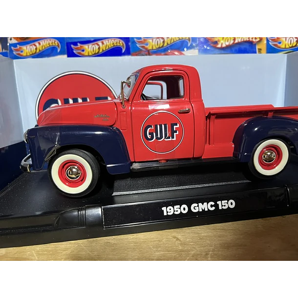 1950 GMC 150 & Vintage Gas Pump 2