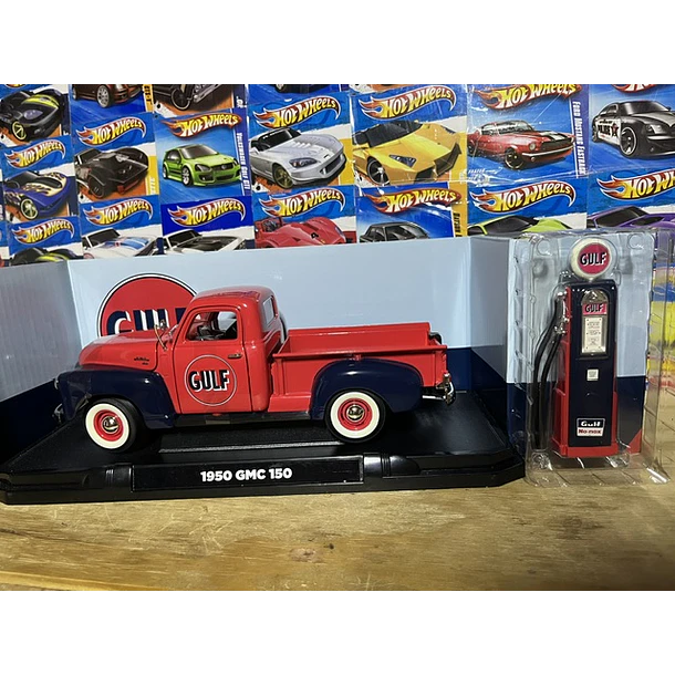 1950 GMC 150 & Vintage Gas Pump 3