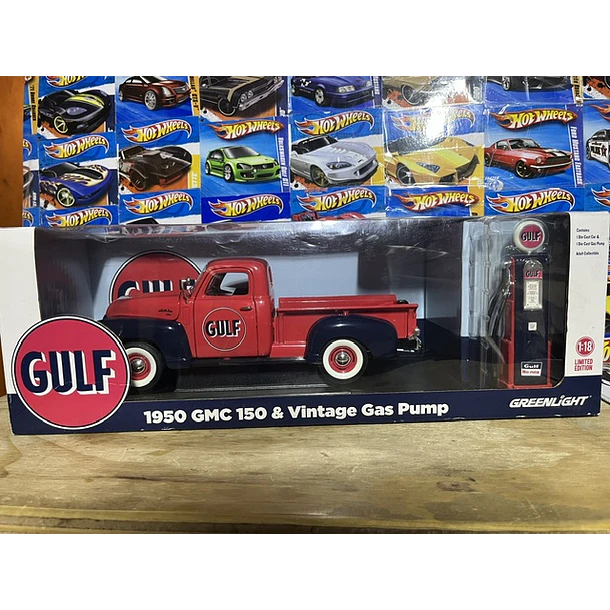 1950 GMC 150 & Vintage Gas Pump 1