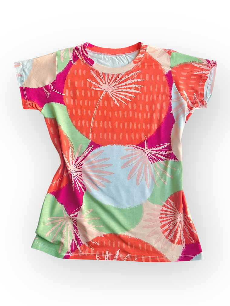Polera Floripa (Amazonic Mist) – Coral con Celeste, Verde y Fucsia 1